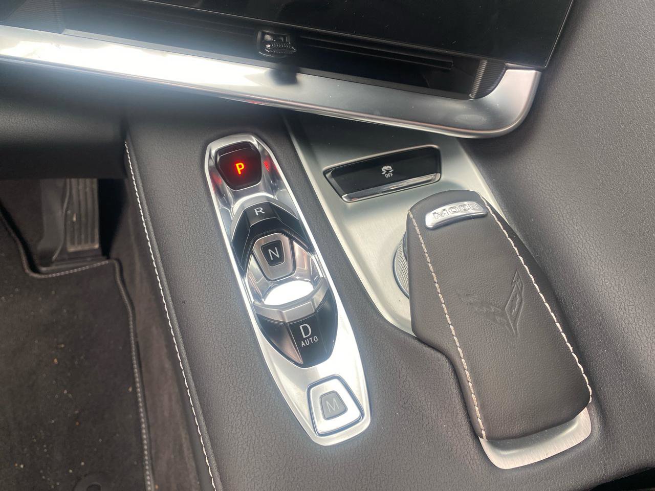 Used 2025 Chevrolet Corvette 2dr Stingray Cpe w/1LT image 17