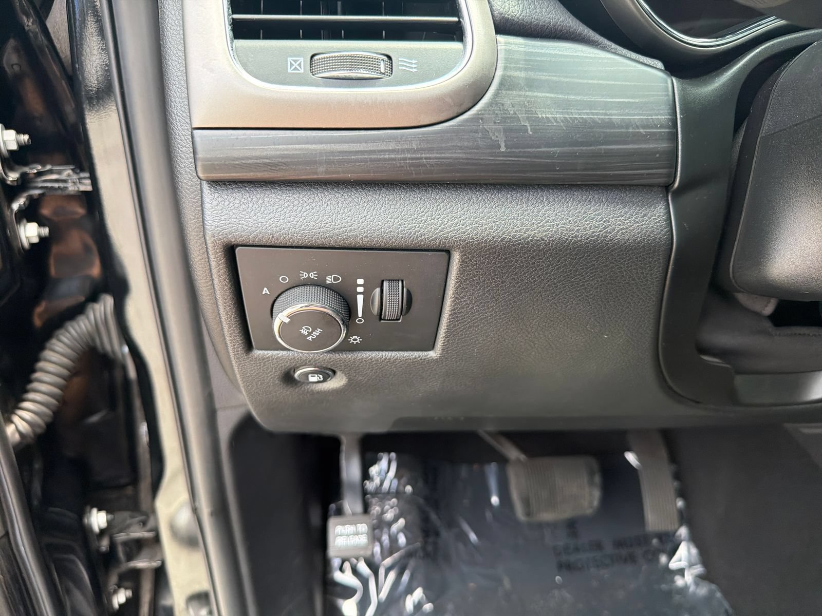Used 2021 Jeep Grand Cherokee Laredo X RWD image 17