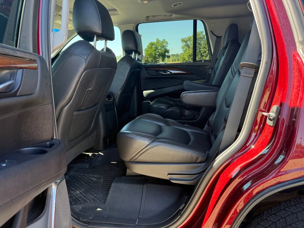 Used 2019 Cadillac Escalade Luxury AWD/4WD image 12