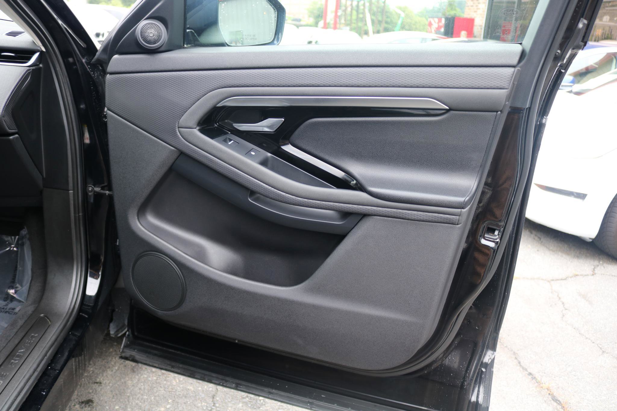 Used 2020 Land Rover Range Rover Evoque S image 42