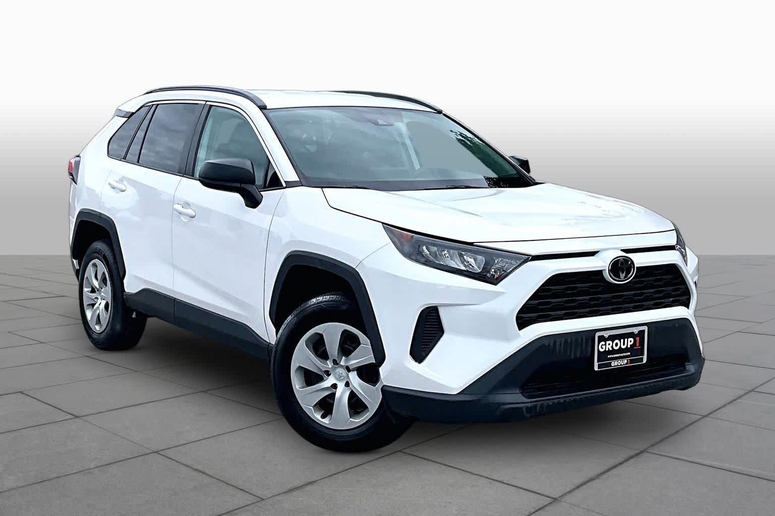 Used 2021 Toyota RAV4 LE AWD/4WD image 3