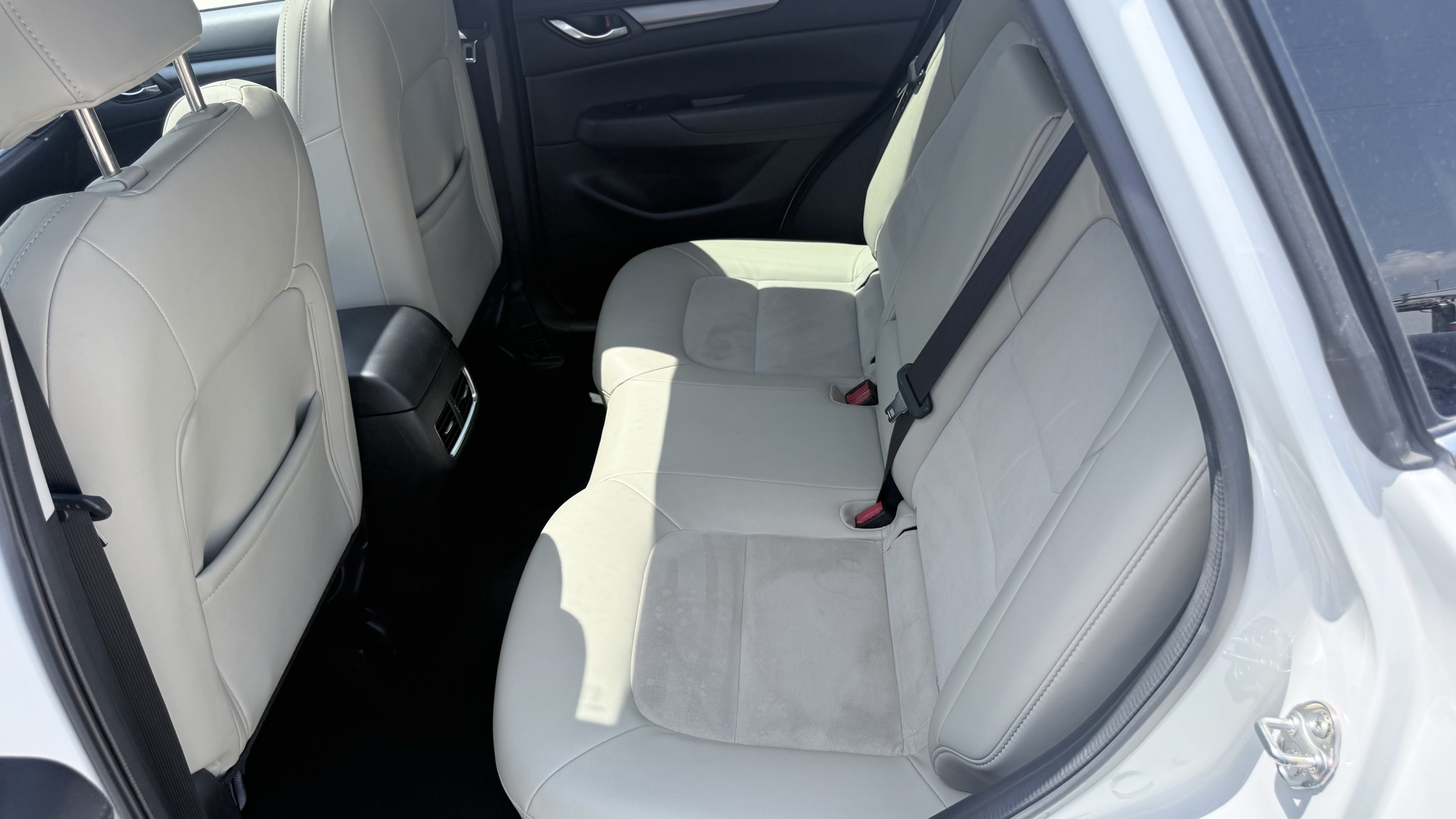 Used 2018 MAZDA CX-5 Touring w/ Preferred Equipment Package FWD image 29