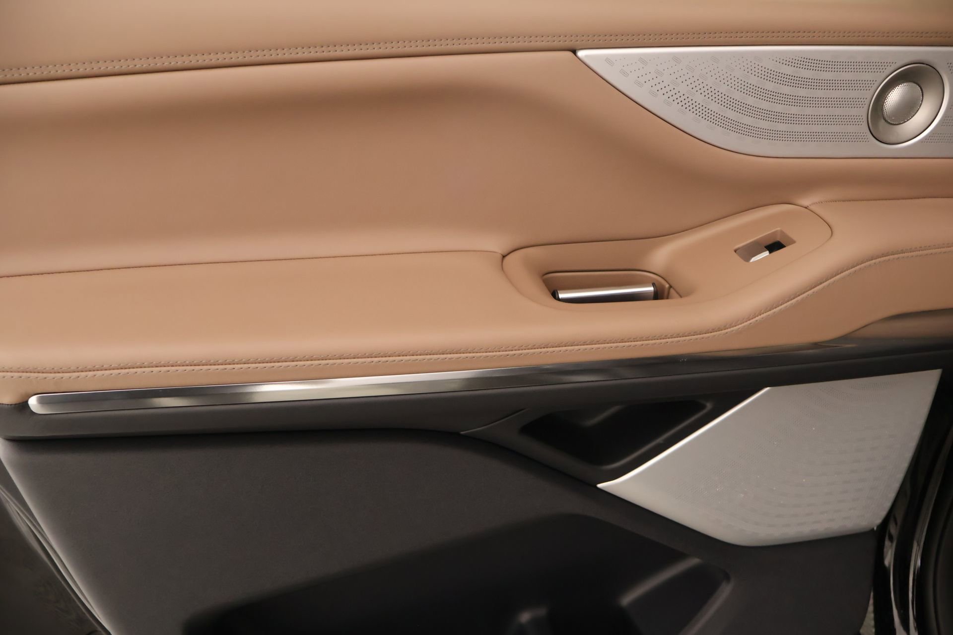 New 2026 Lincoln Navigator L Black Label AWD/4WD image 18