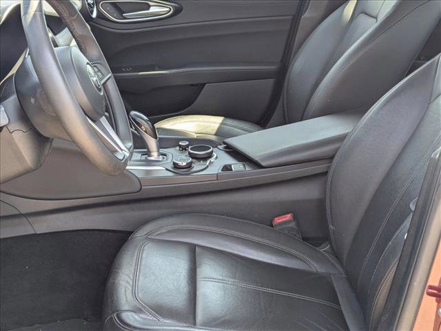 Used 2017 Alfa Romeo Giulia image 16