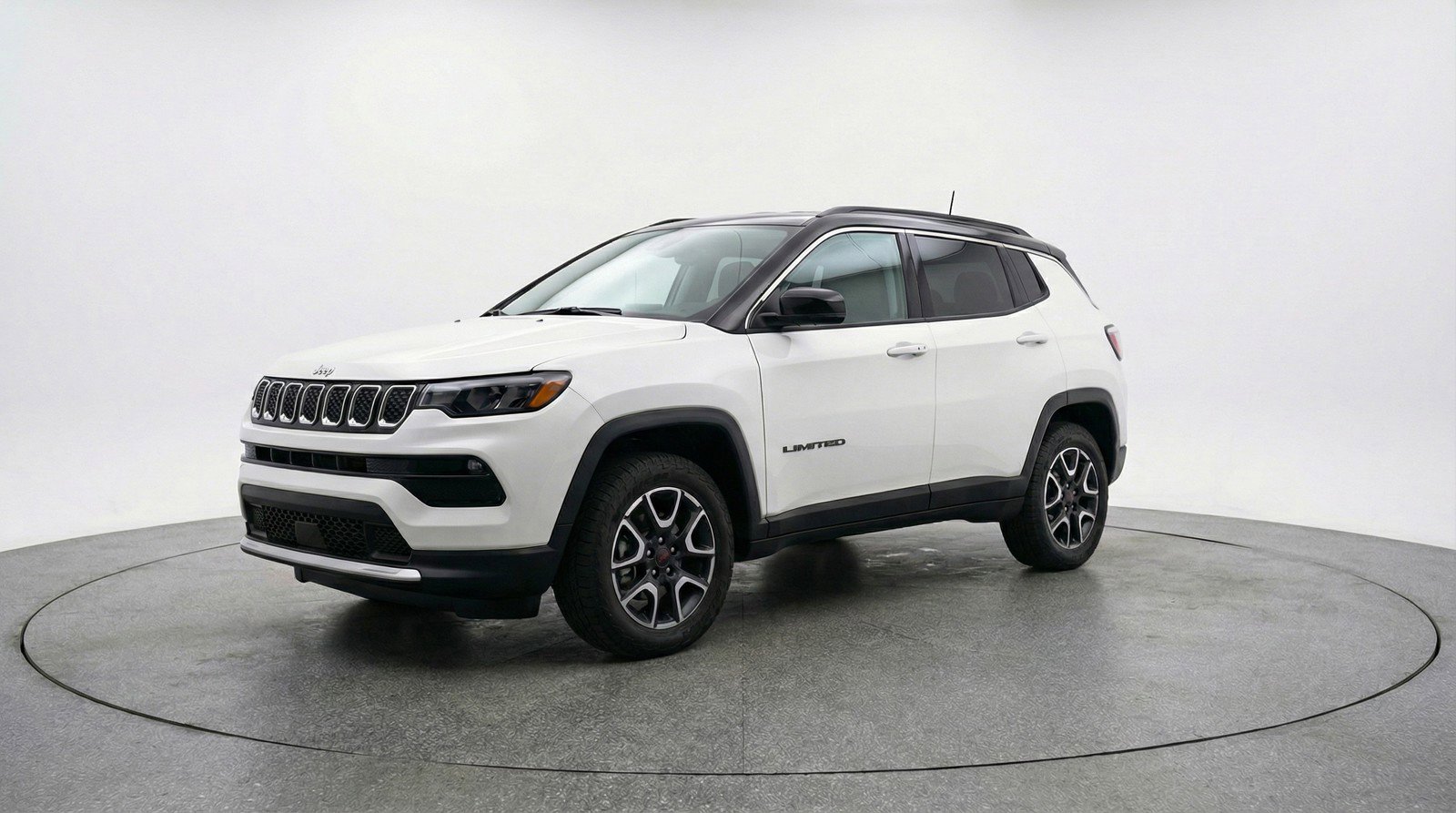 Used 2025 Jeep Compass Trailhawk AWD/4WD image 3