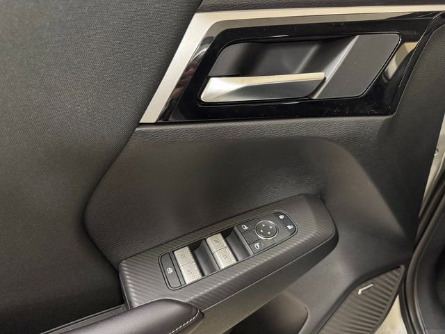 New 2026 Mitsubishi Outlander ES image 7