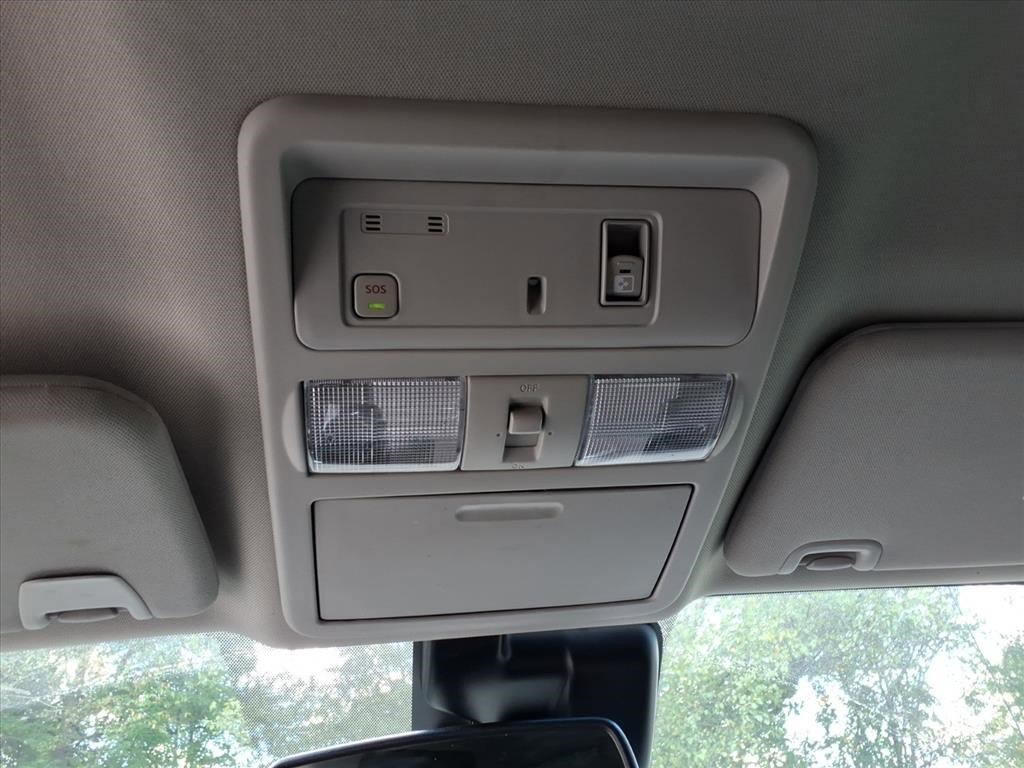 Used 2021 Nissan Titan SV w/ SV Convenience Package image 19