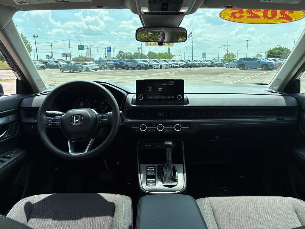 Used 2025 Honda CR-V EX image 12
