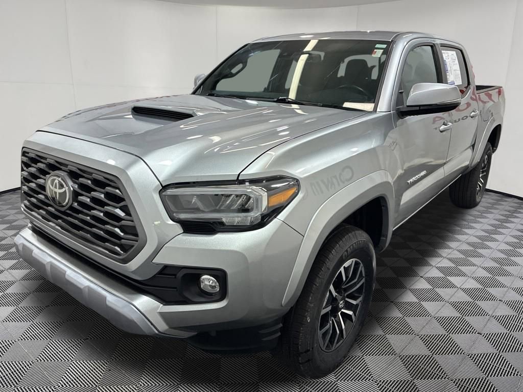 Used 2023 Toyota Tacoma TRD Sport AWD/4WD image 3