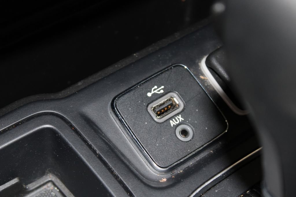 Used 2019 Jeep Cherokee Latitude Plus w/ Comfort/Convenience Group image 42