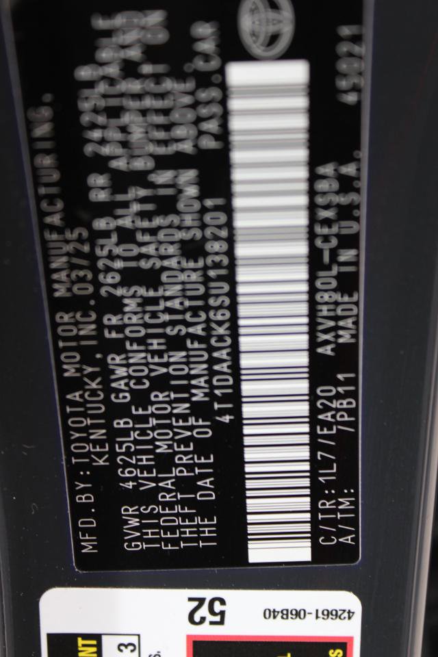 Used 2025 Toyota Camry SE image 10