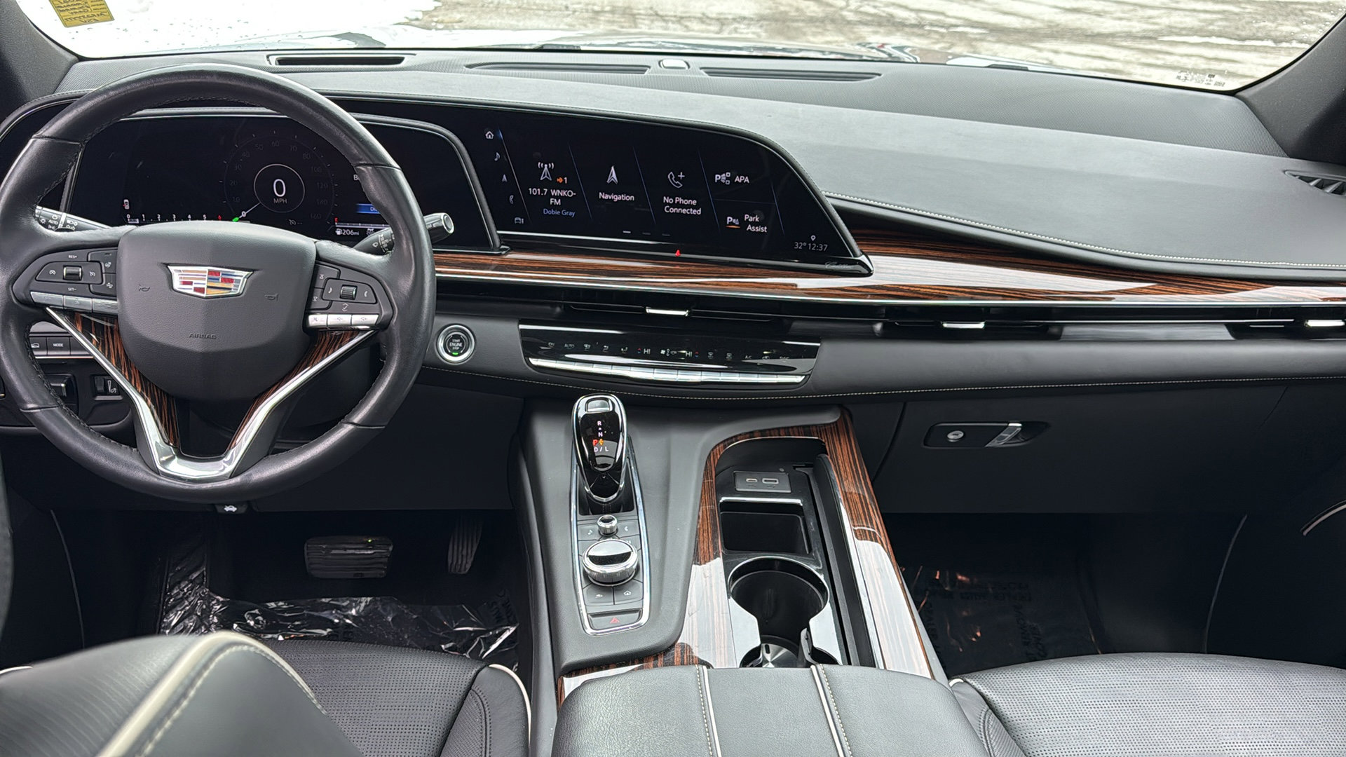 Used 2021 Cadillac Escalade ESV Premium Luxury w/ Performance Package image 9