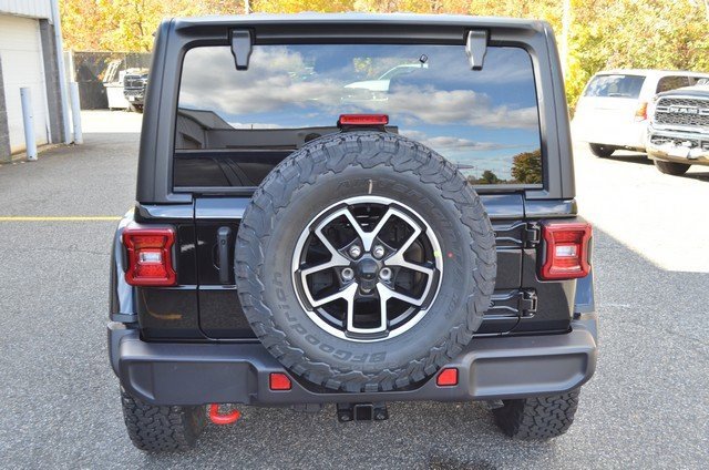 New 2026 Jeep Wrangler Sahara image 7