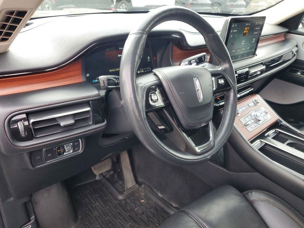 Used 2022 Lincoln Aviator Reserve w/ Equipment Group 201A image 11