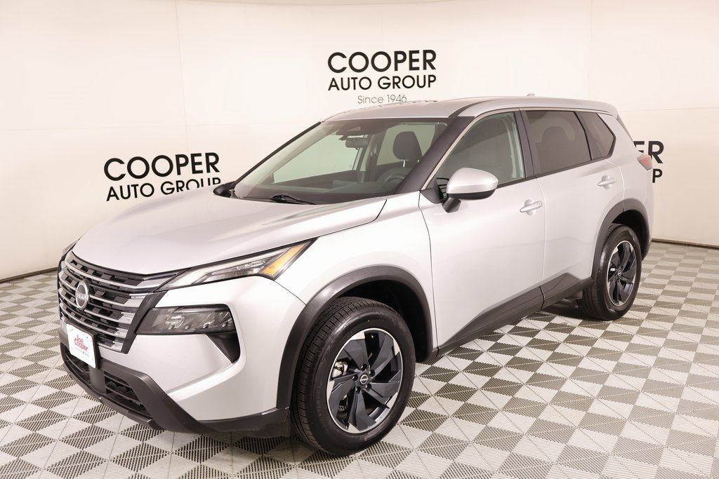 Used 2024 Nissan Rogue SV image 9