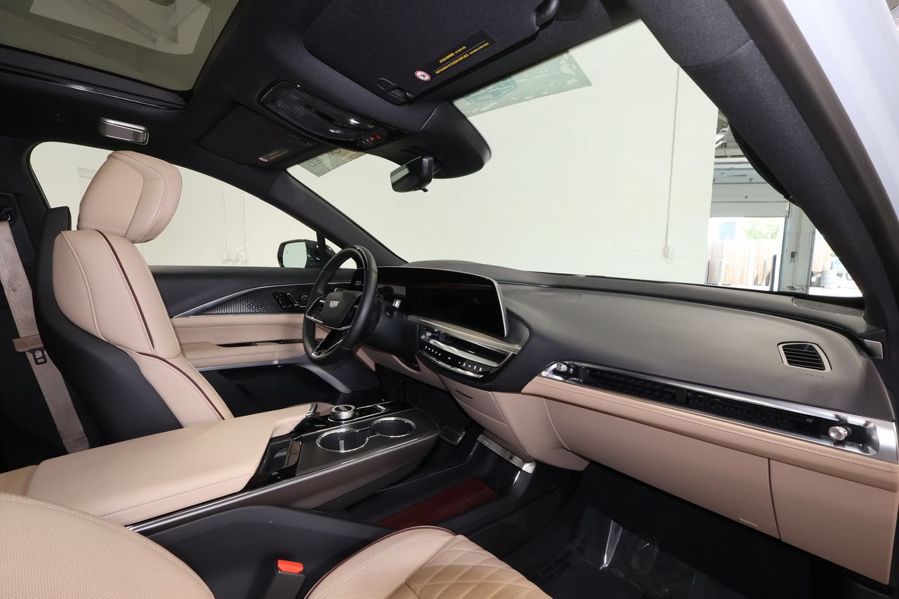 Certified 2026 Cadillac Lyriq Signature Luxury w/ Nappa Leather Package AWD/4WD image 27