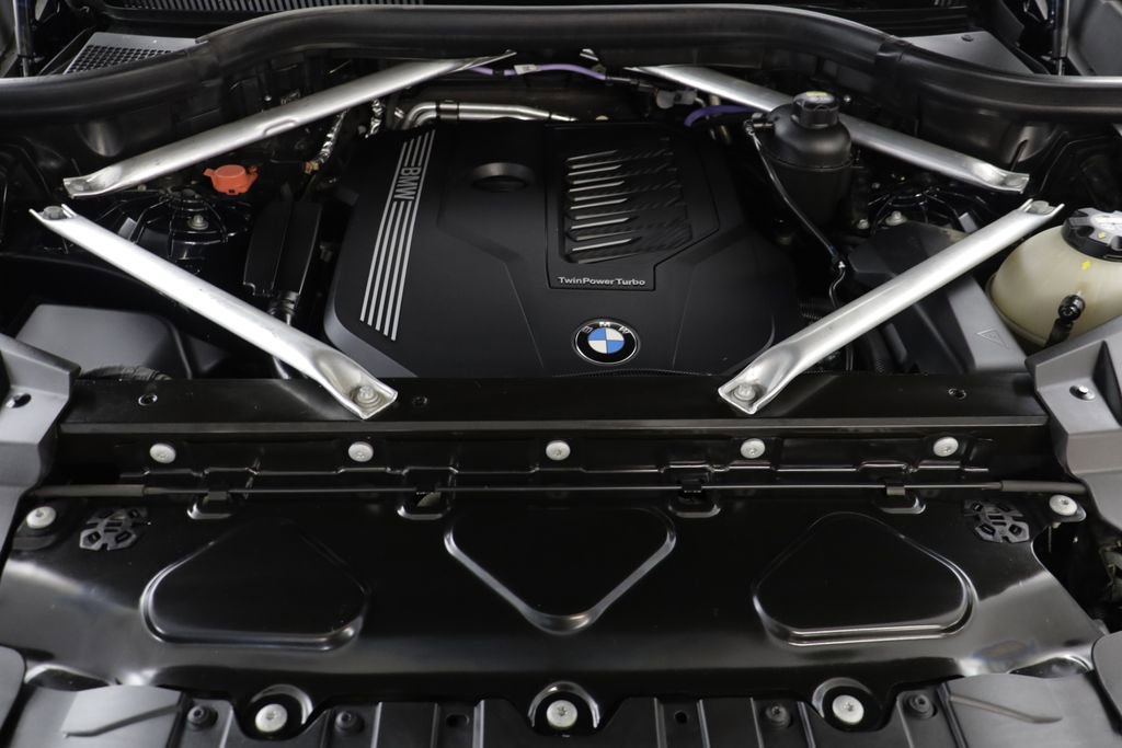 Used 2021 BMW X5 xDrive40i w/ M Sport Package image 22