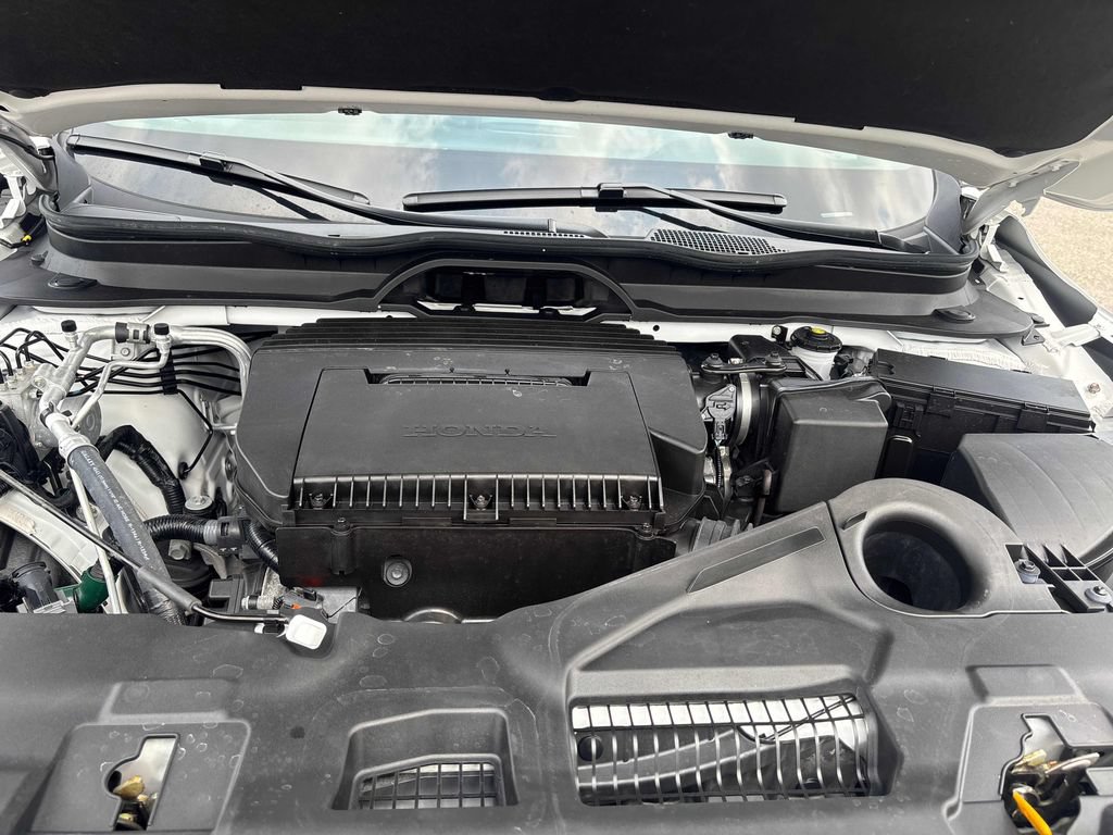 Used 2025 Honda Pilot Sport image 28