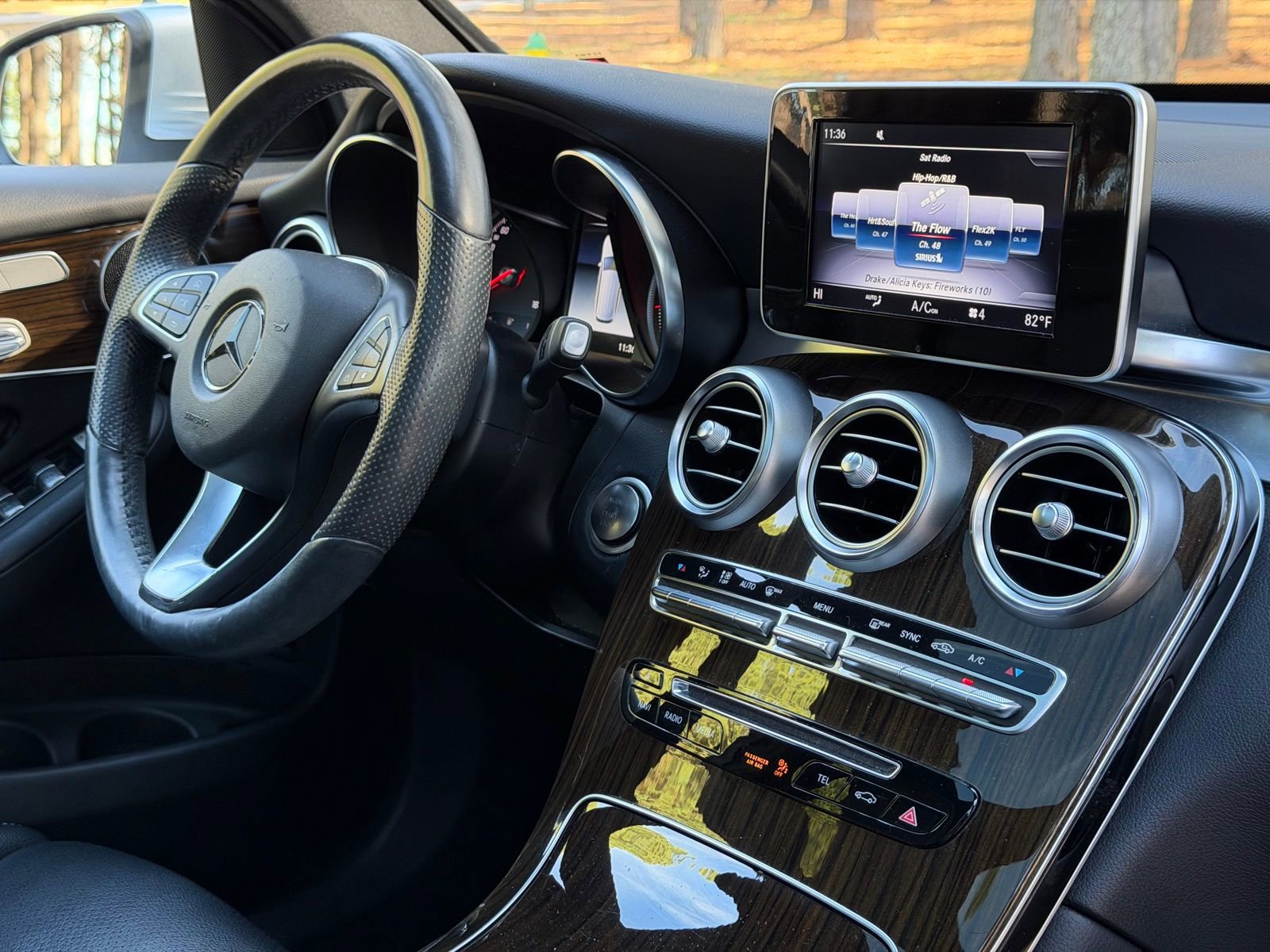 Used 2018 Mercedes-Benz GLC 300 4MATIC image 22