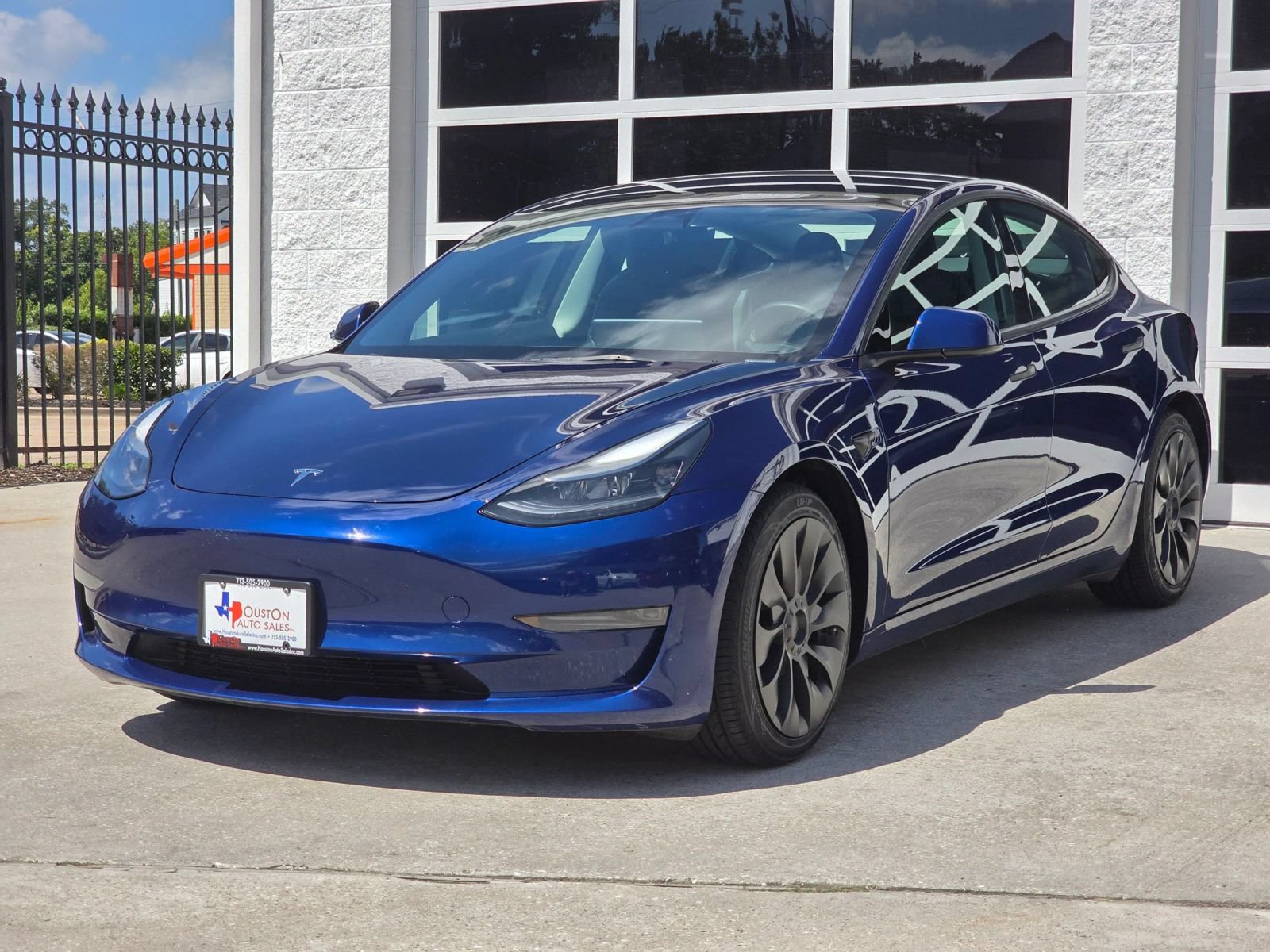 Used 2023 Tesla Model 3 Standard Range RWD image 9