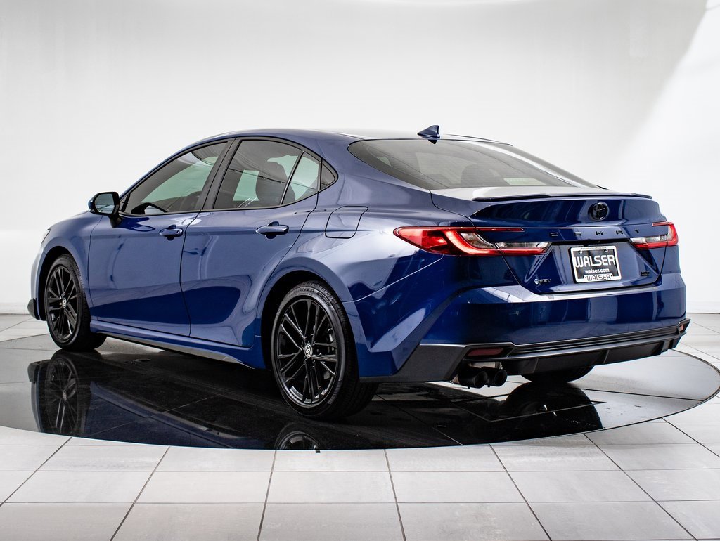 Used 2025 Toyota Camry SE image 6