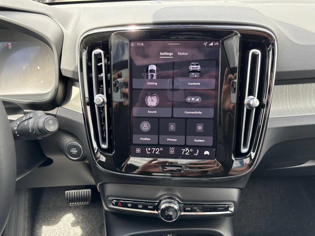 New 2026 Volvo XC40 B5 Core w/ Protection Package Premier AWD/4WD image 14