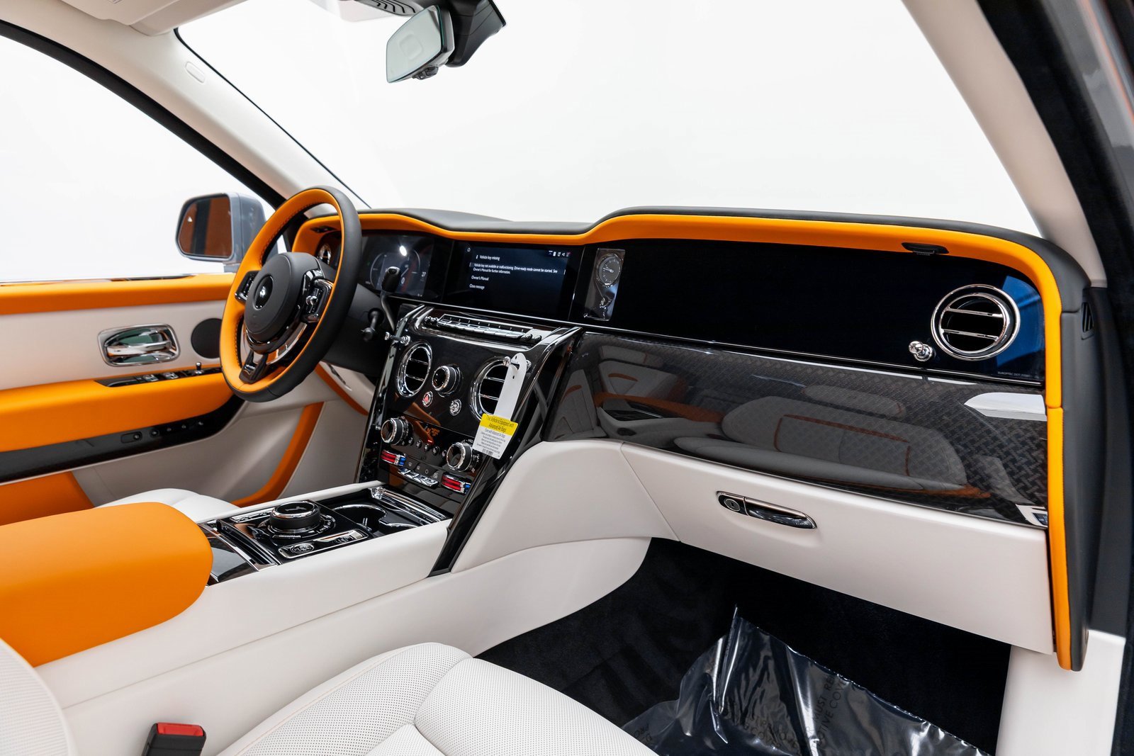 New 2026 Rolls-Royce Cullinan Black Badge image 43