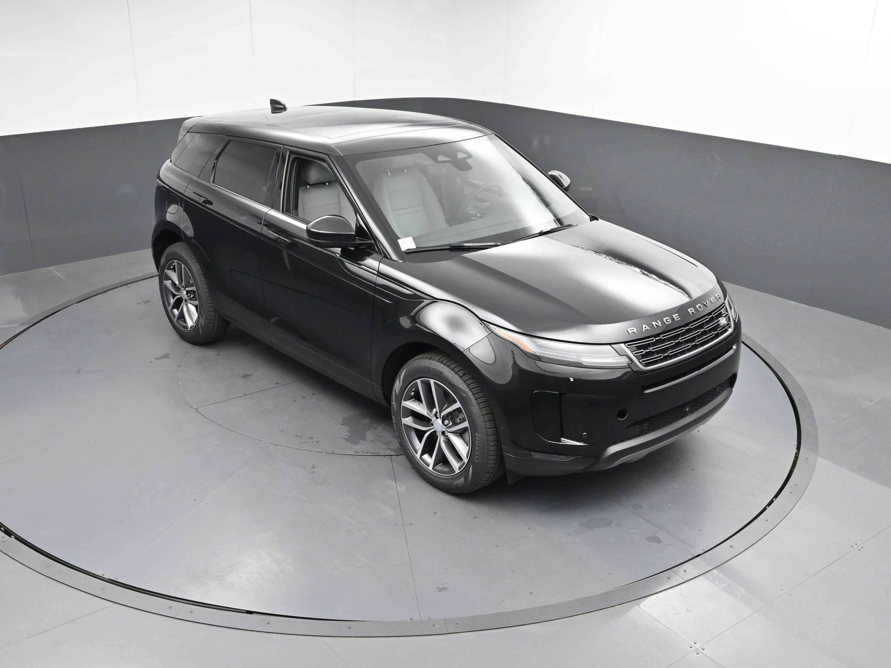 New 2026 Land Rover Range Rover Evoque S image 36