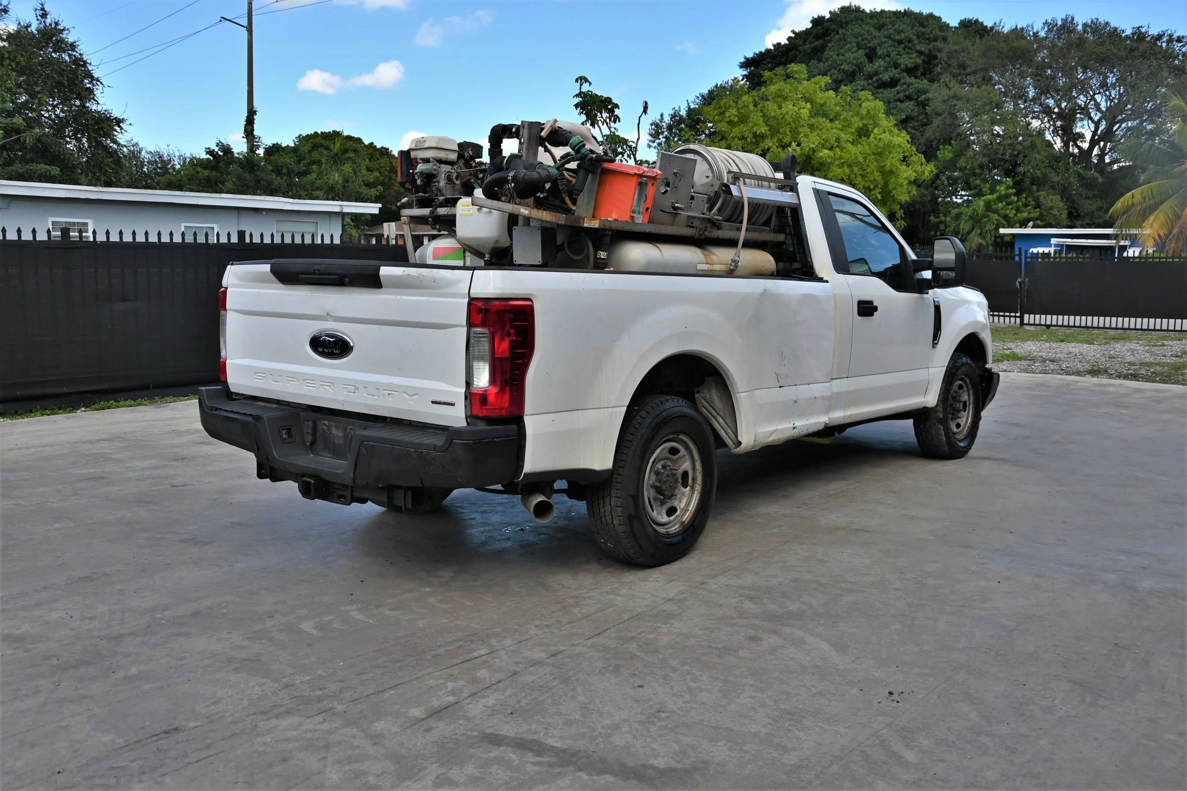 Used 2019 Ford F350 XL w/ Camper Package image 3