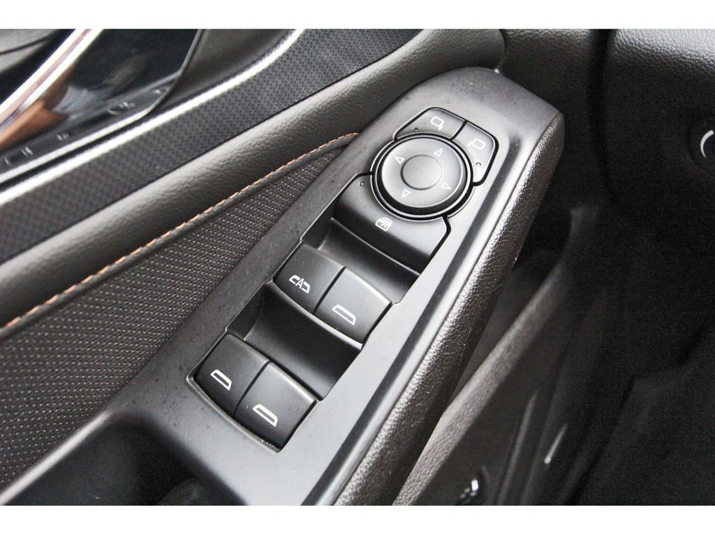 Used 2021 Chevrolet Traverse Premier w/ LPO, Blackout Package FWD image 24