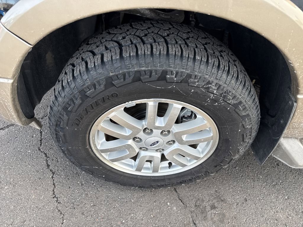 Used 2014 Ford Expedition EL XLT w/ Equipment Group 202A image 10