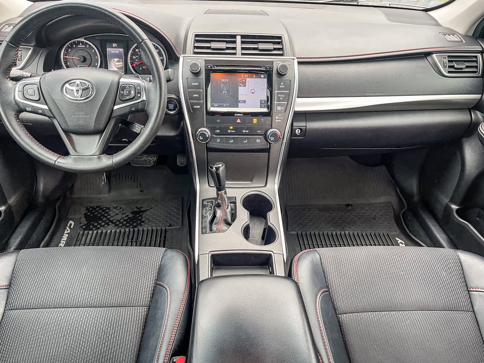 Used 2017 Toyota Camry SE image 11