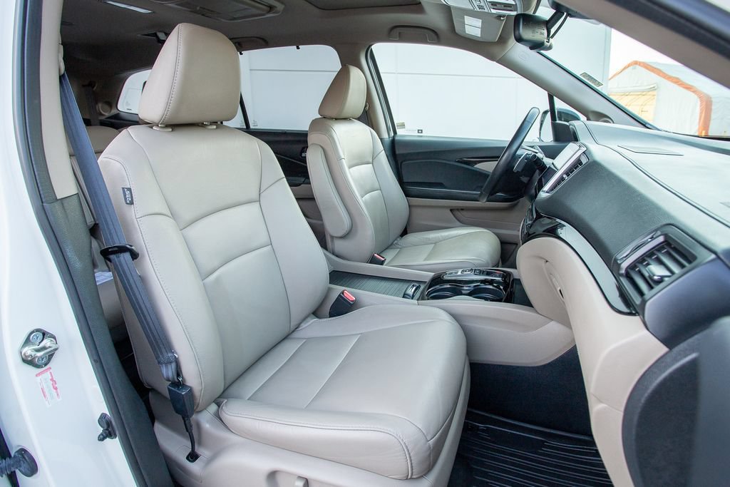 Certified 2017 Honda Pilot Touring image 23