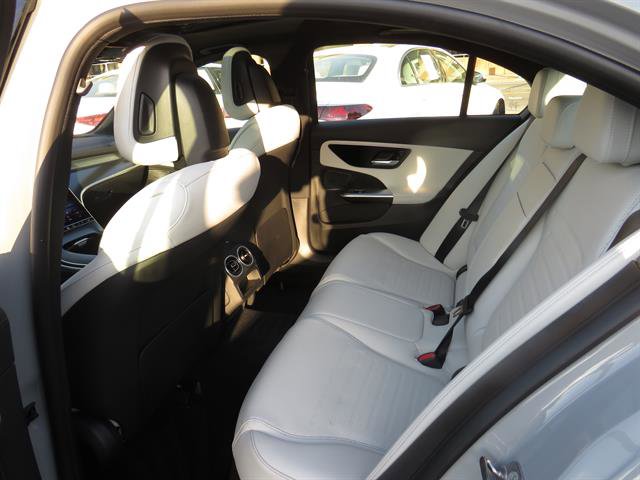 Used 2025 Mercedes-Benz C 300 4MATIC Sedan image 23