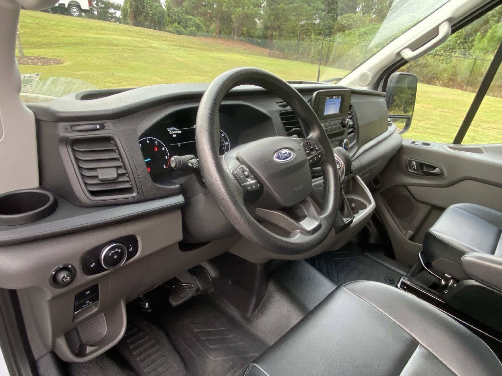 Used 2025 Ford Transit 250 148 Medium Roof RWD image 21