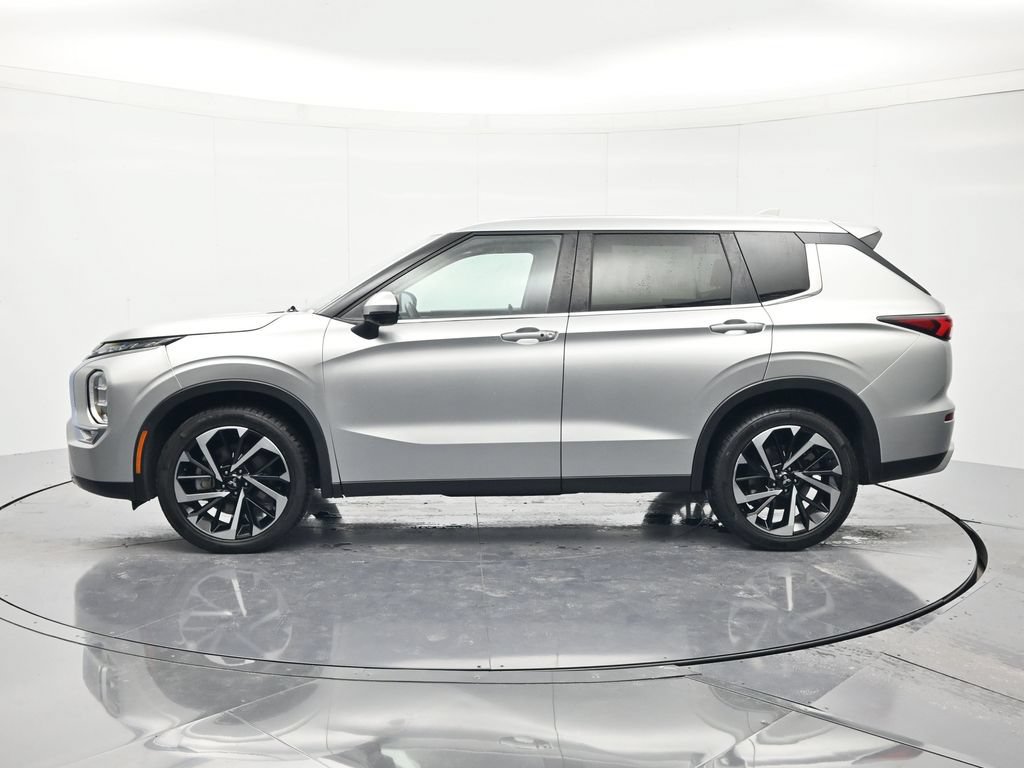 Used 2024 Mitsubishi Outlander SE FWD image 8
