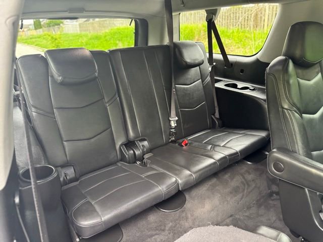 Used 2020 Cadillac Escalade ESV Luxury AWD/4WD image 19