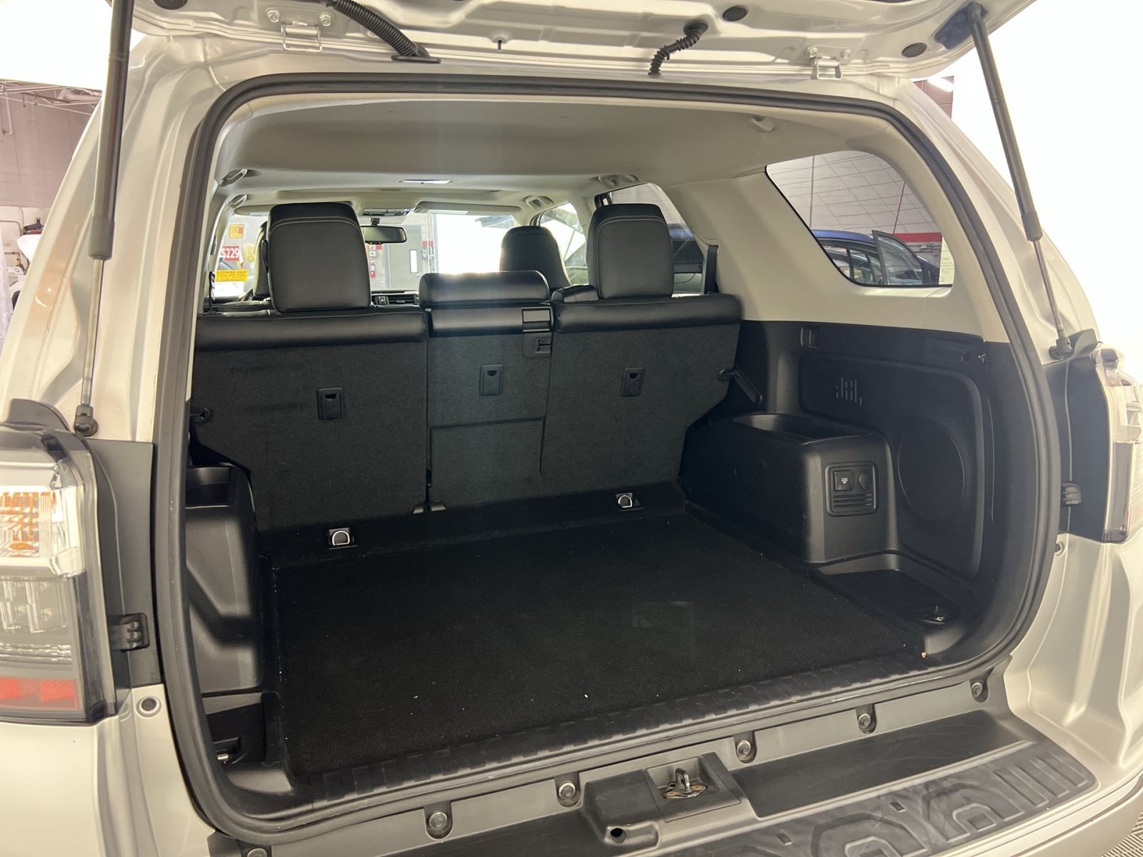 Used 2016 Toyota 4Runner Limited AWD/4WD image 23