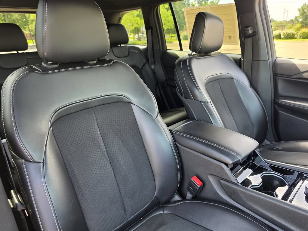 Used 2023 Jeep Grand Cherokee Altitude RWD image 30