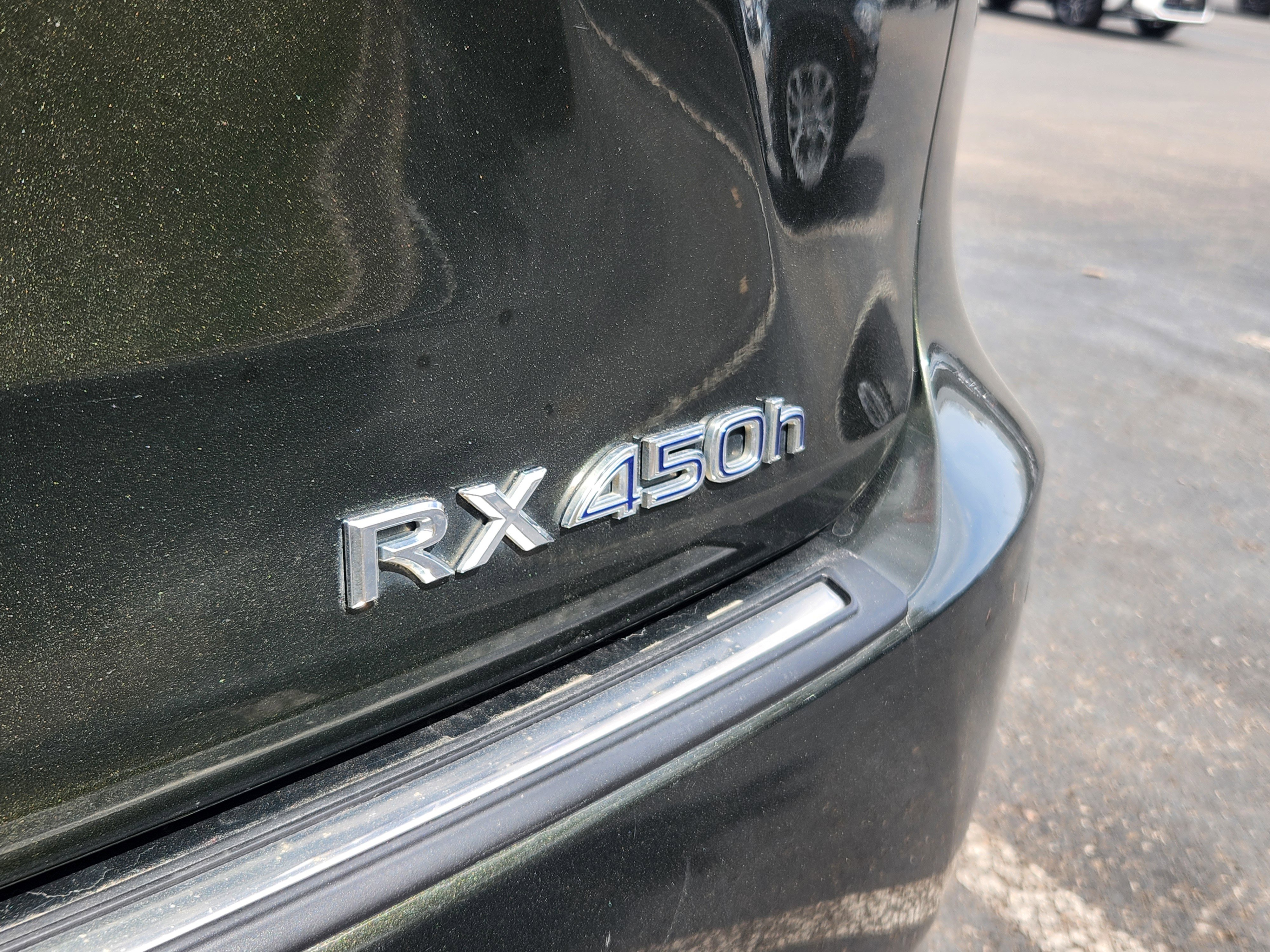 Used 2020 Lexus RX 450h AWD w/ Luxury Package image 18