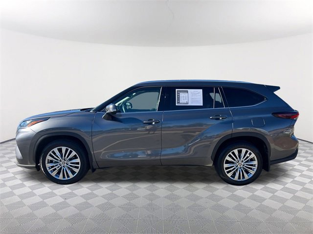 Used 2024 Toyota Highlander Platinum image 8