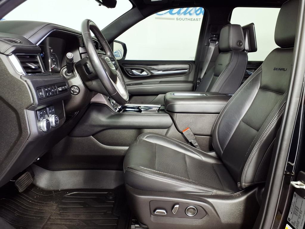 Used 2021 GMC Yukon Denali w/ Denali Premium Package image 5