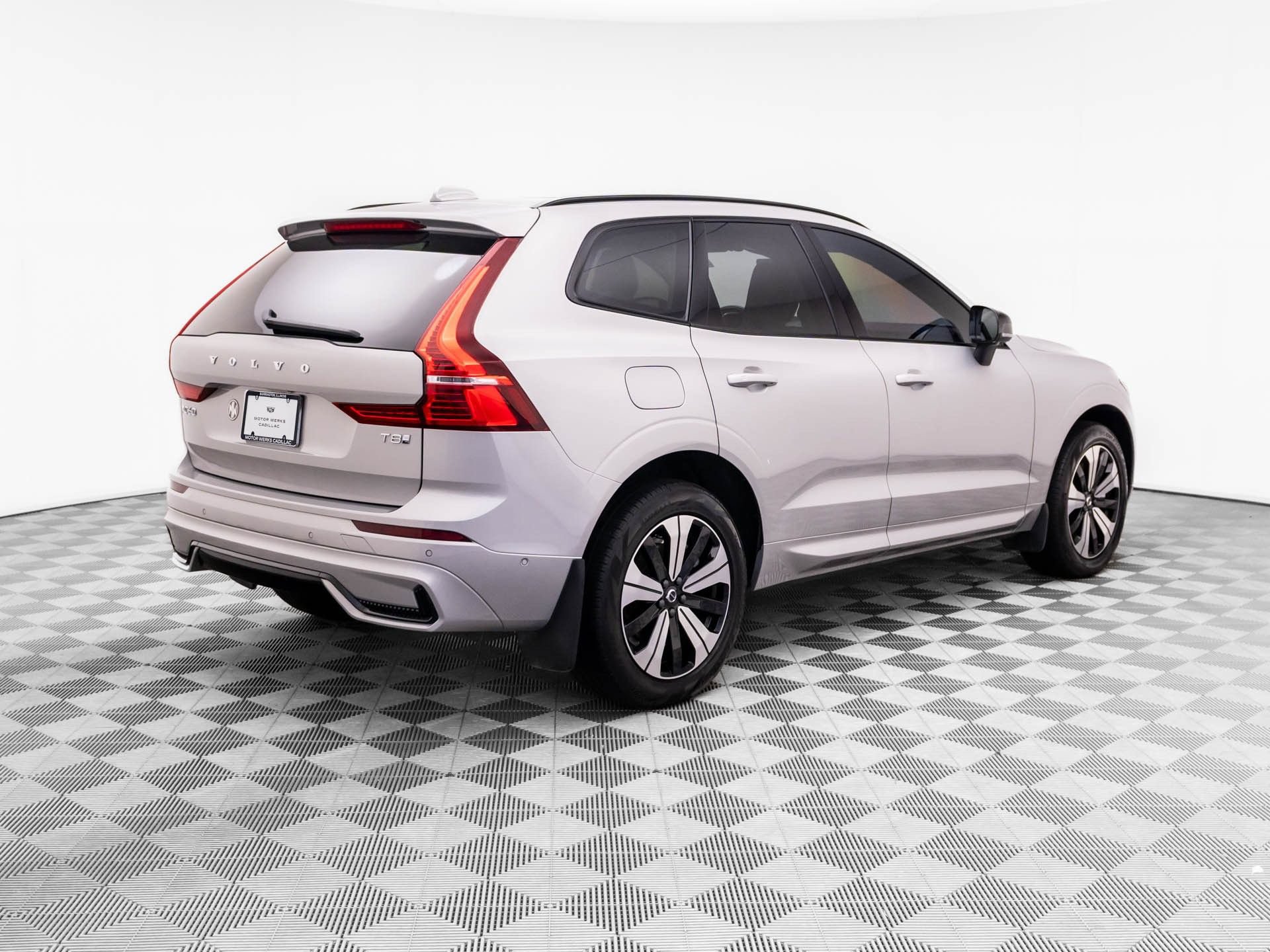 Used 2025 Volvo XC60 T8 Plus w/ Climate Package AWD/4WD image 5