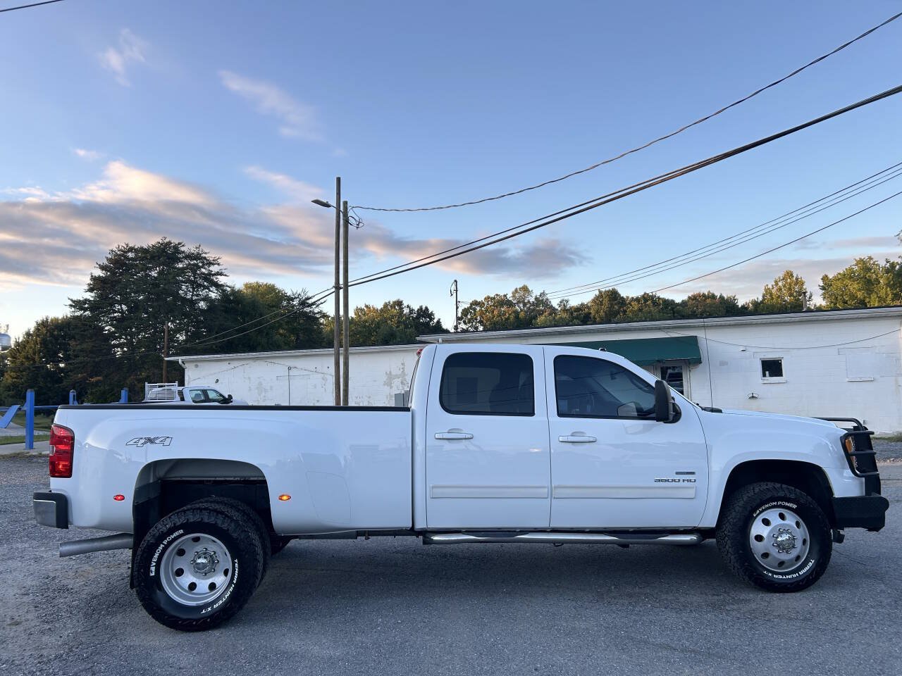 Used 2010 GMC Sierra 3500 SLT w/ SLT Convenience Package AWD/4WD image 5