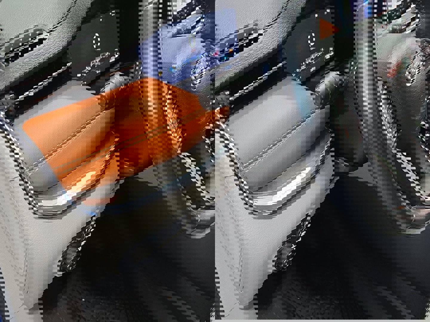 Used 2022 Jeep Compass Limited w/ Elite Group image 9