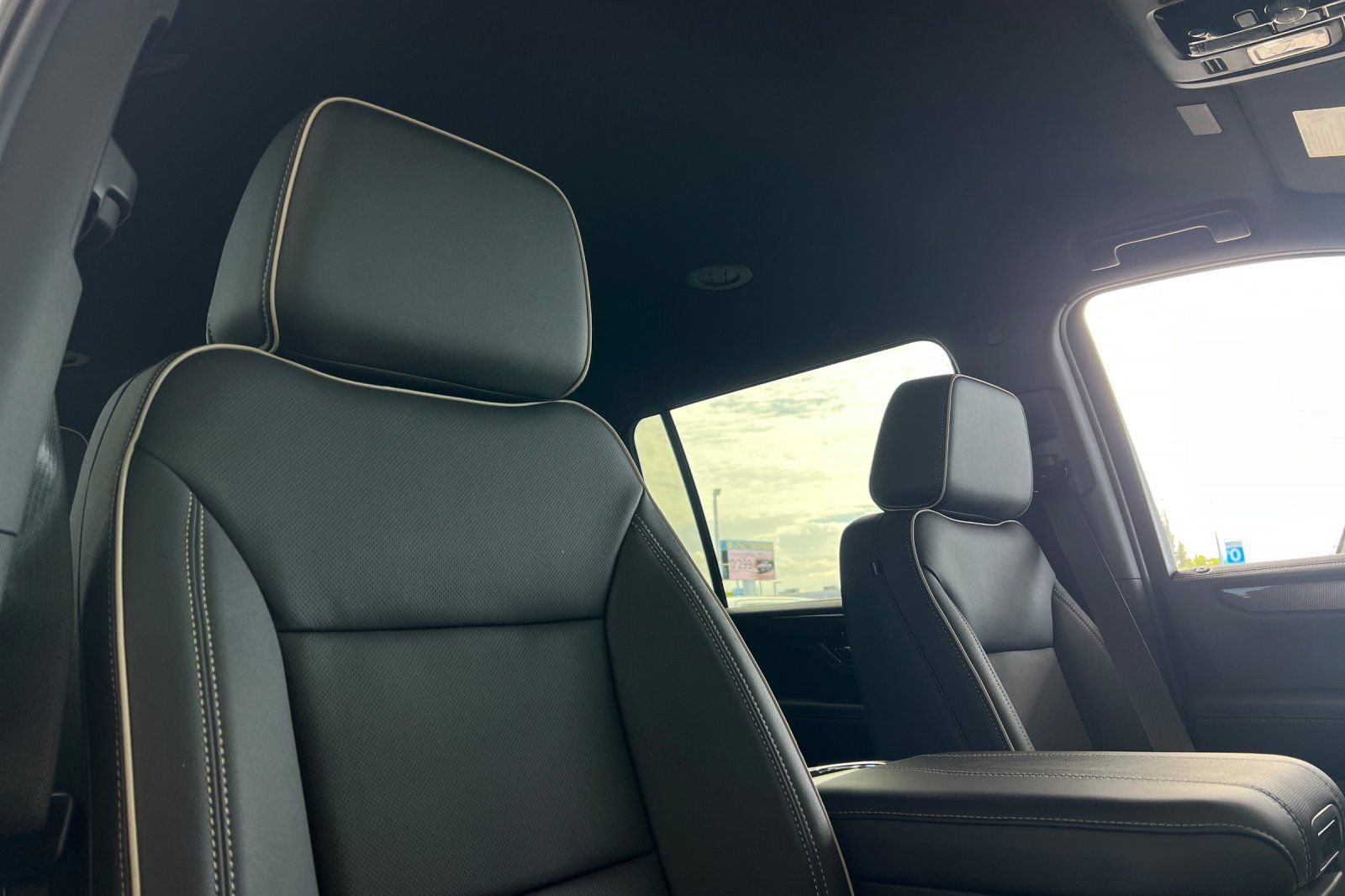 New 2026 GMC Yukon XL Elevation AWD/4WD image 15