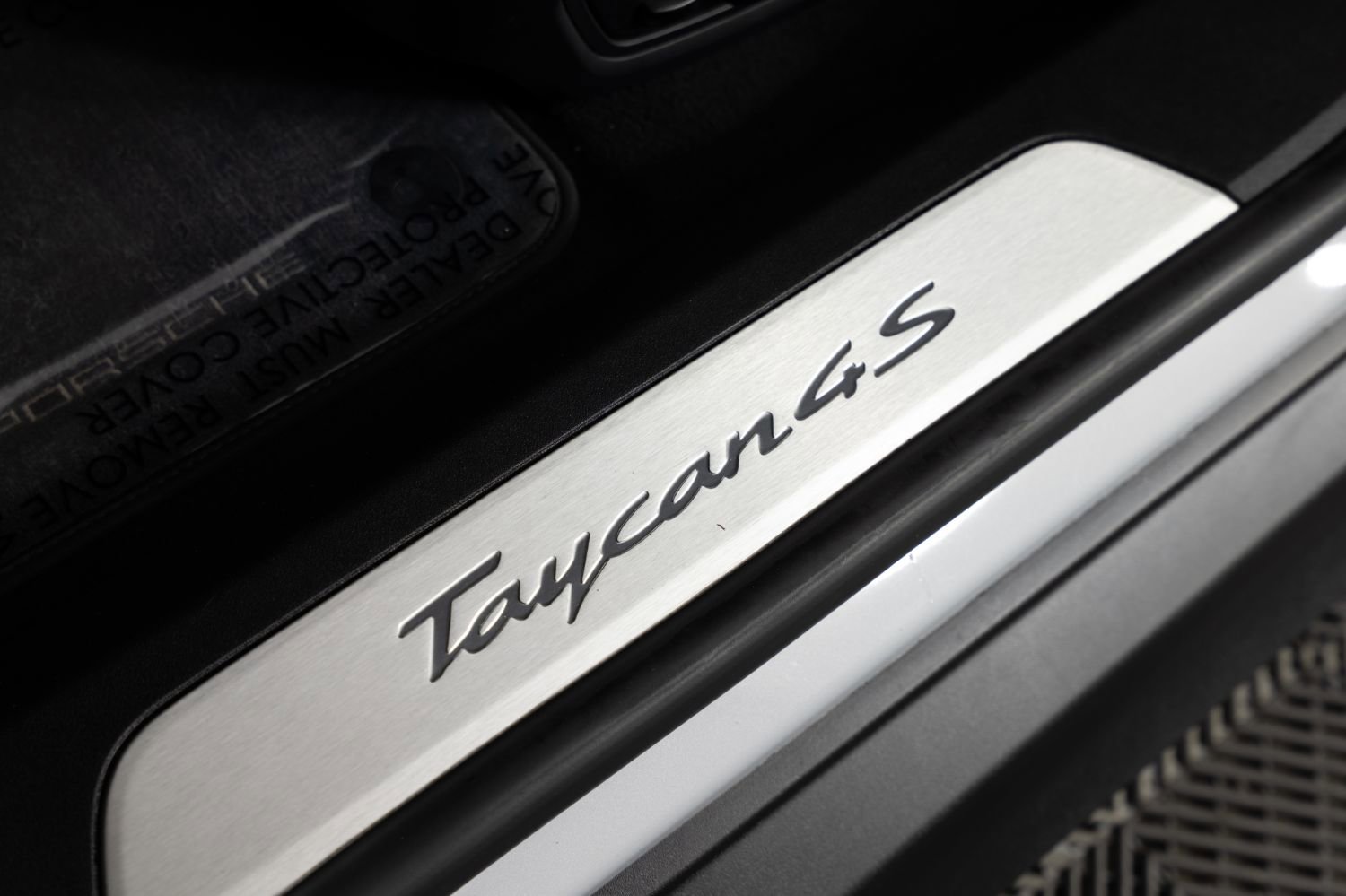 Used 2021 Porsche Taycan 4S w/ Premium Package image 16