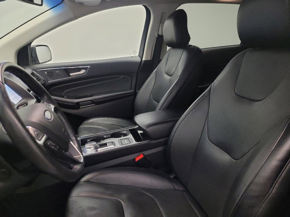 Used 2019 Ford Edge Titanium w/ Equipment Group 301A FWD image 17