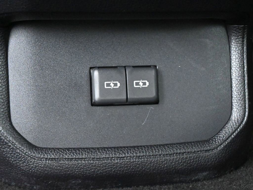 Used 2023 Toyota Highlander XLE image 17