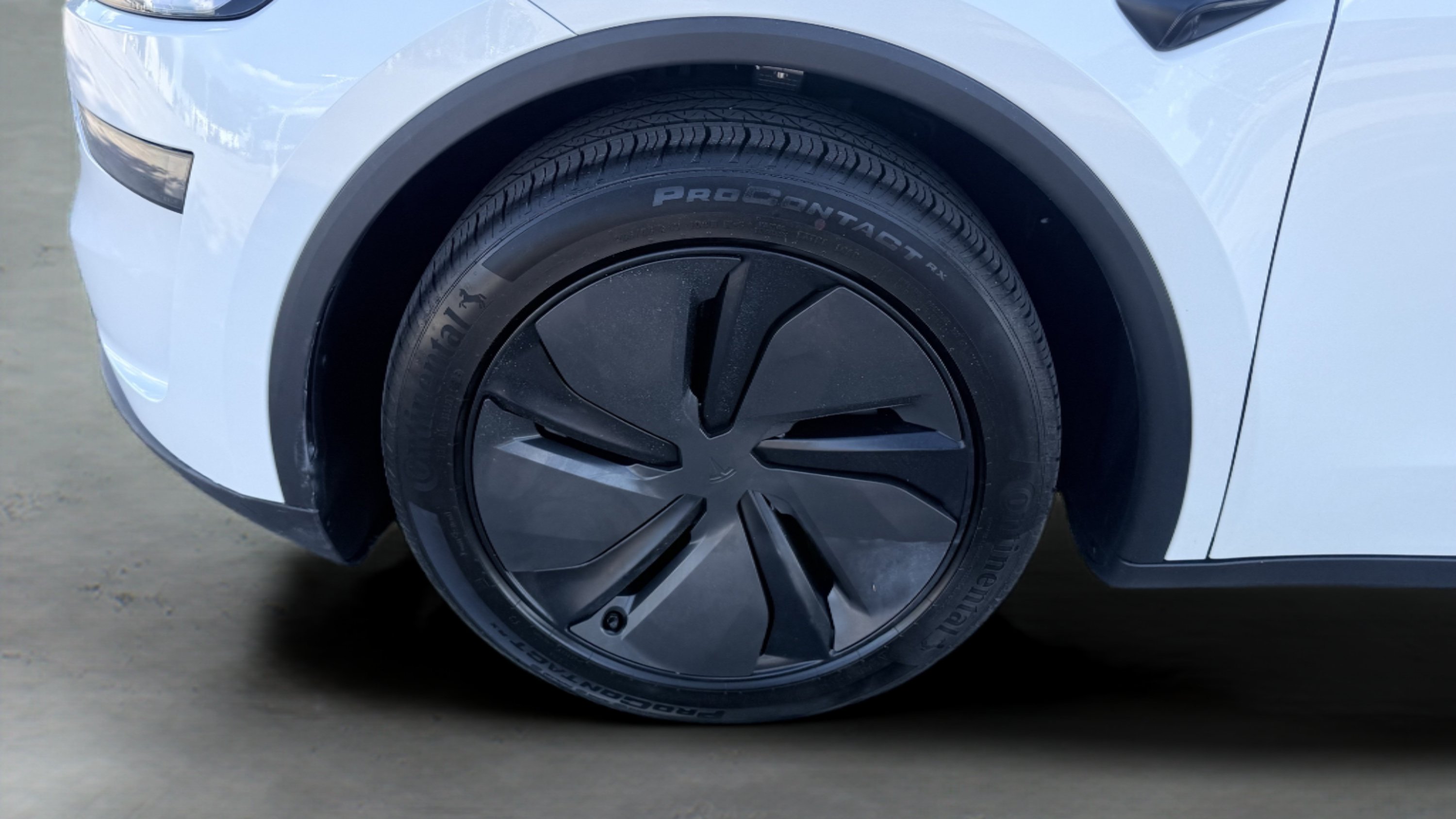 Used 2026 Tesla Model Y 2WD image 14